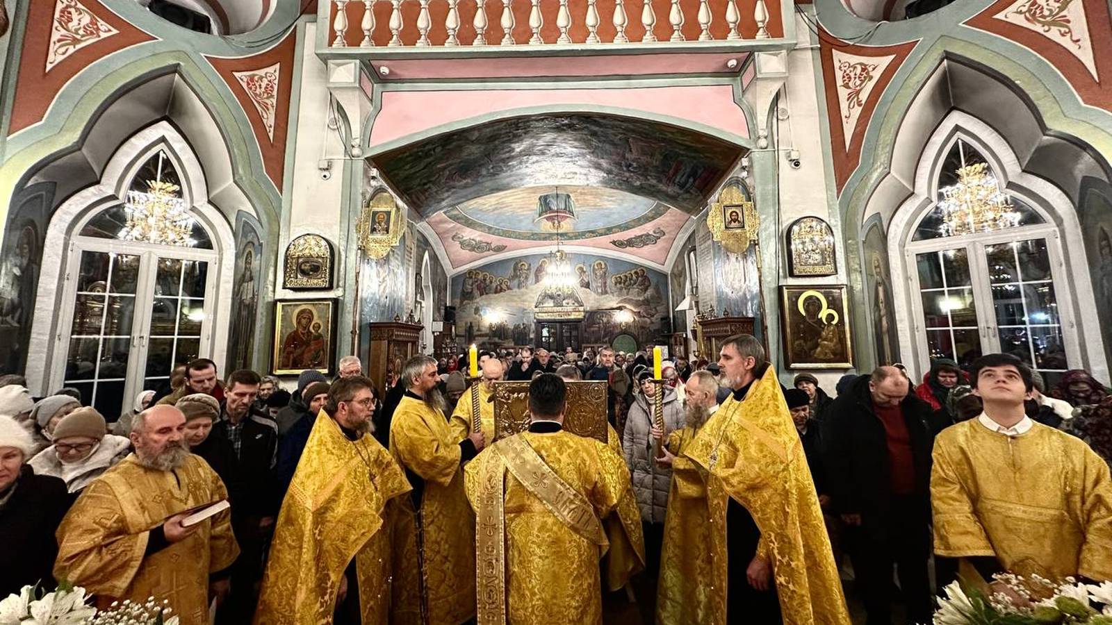 С наступающим Новым 2025 годом, дорогие друзья! смотреть онлайн