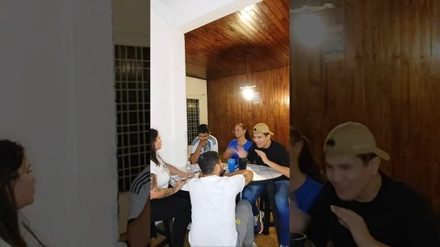 TRAMPAS, PELEAS, HUMOR: Jugamos al Tutti Frutti смотреть онлайн