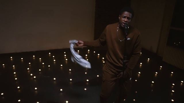 Mili Mils - Niet Easy ( Official Music Video )
