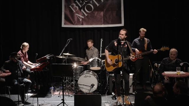 Grus og ledninger - Cosmopolite - Best i motlys - Johan Berggren смотреть онлайн