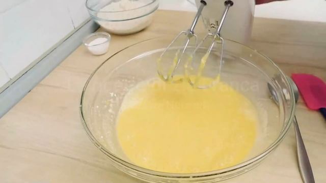 TORTA SOFFICISSIMA di ricotta e limone 😍 смотреть онлайн