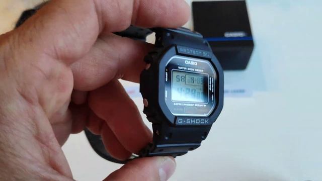 Casio G-Shock DW-5600E contro Casio W-218H смотреть онлайн