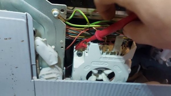 посудомоечная машина bosch выбивает узо