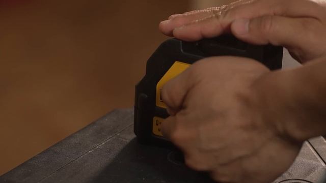 Dewalt DW088CG - Green Cross Line Laser смотреть онлайн