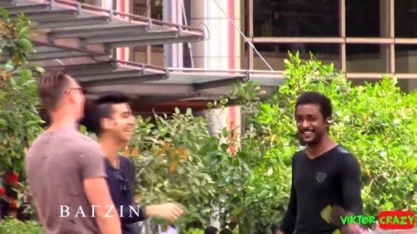 У ТЕБЯ ПРОБЛЕМЫ ??? ПРАНК (СМЕШНАЯ ОЗВУЧКА)