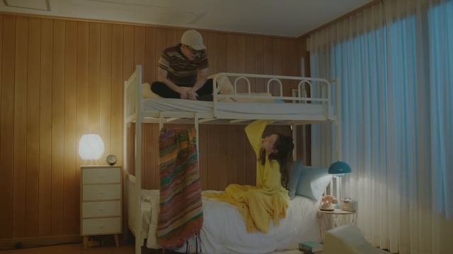 CHUNG HA 청하 '여기 적어줘 (My Friend) (Feat.pH-1)' MV смотреть онлайн