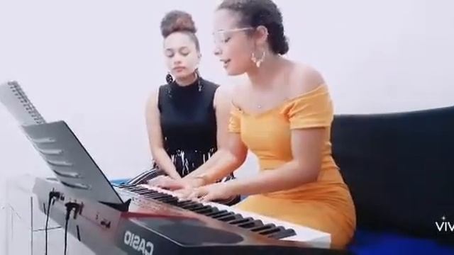 Ester Oliveira – Fly Me To The Moon – Bart Howard смотреть онлайн