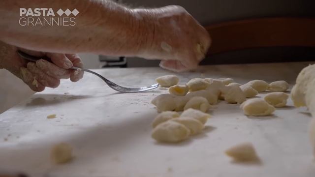 96yr old Isolina makes gnocchi with basil pesto! | Pasta Grannies смотреть онлайн