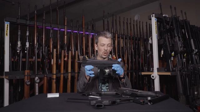 The wonky Finnish submachine gun with firearms and weapons expert Jonathan Ferguson смотреть онлайн