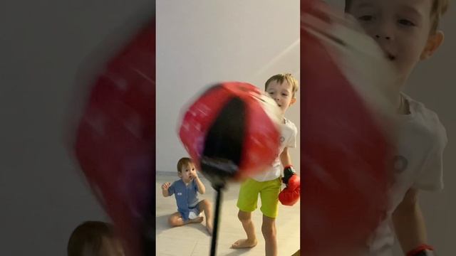 Разбудил Дедушка Мороз 2024 год!