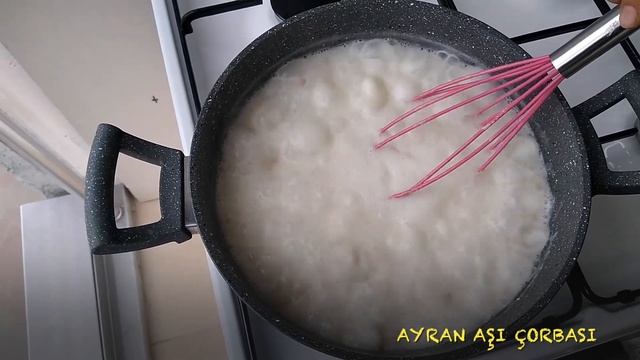 Soğuk ve Sıcak Tüketilebilen Ayran Aşı Çorbası Tarifini Paylaştım смотреть онлайн