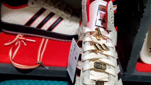 Adidas Top 10 Hi x ESPN Unboxing (ADIDAS SENT ME THESE!) смотреть онлайн