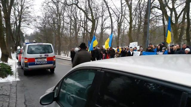 Пікет житла Азарових у Відні 2.02.2014 смотреть онлайн