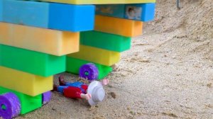 экскаватора возникла проблема на дороге | Кран спасла пожарная машина