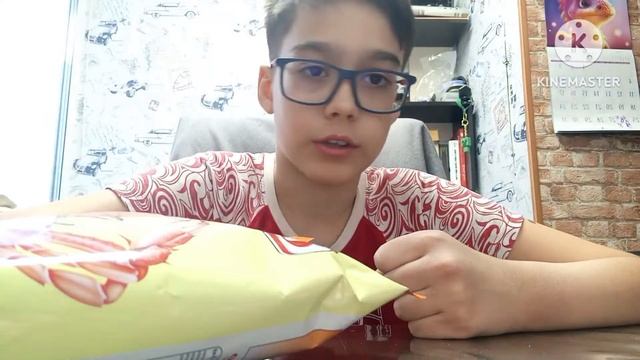 Кирилл пробует чипсы с крабом 🦀🦀🦀🦀🦀 смотреть онлайн