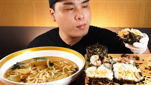 담백한 우동과 명란마요주먹밥, 스팸주먹밥 먹방~!! 리얼사운드 ASMR Mukbang(Eating Show) смотреть онлайн