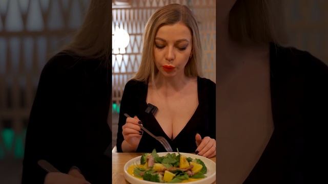 Салат с уткой и зеленью. Полный обзор смотри на моём канале @lena_dobro68 смотреть онлайн