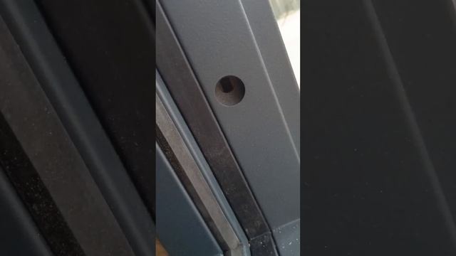 Не ШТАТНАЯ ситуация, из за вертикальной отделки #каркасник #стройка #входнаядверь