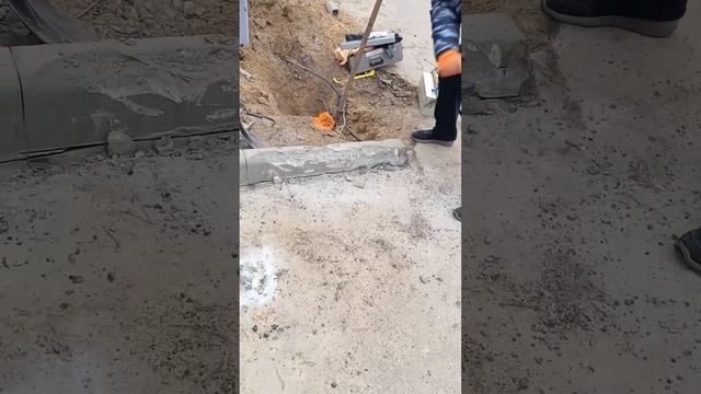 КУВАЛДА 1000 лет до Н.Э. инструментом делаем недостающий инструмент #стройка #сварка #бордюр