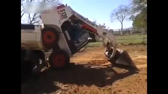 Загрузка погрузчика Bobcat в машину смотреть онлайн