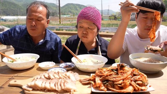 갓 만든 싱싱한 겉절이와 삼겹살 수육에 국수까지~ (Fresh Kimchi & Boiled Pork & Noodles) 요리&먹방!! - Mukbang Eating Show