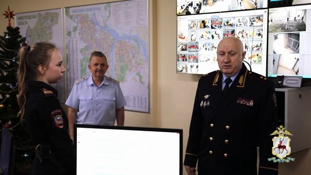 Главным полицейским дежурным по региону в новогоднюю ночь традиционно станет Юрий Арсентьев смотреть онлайн