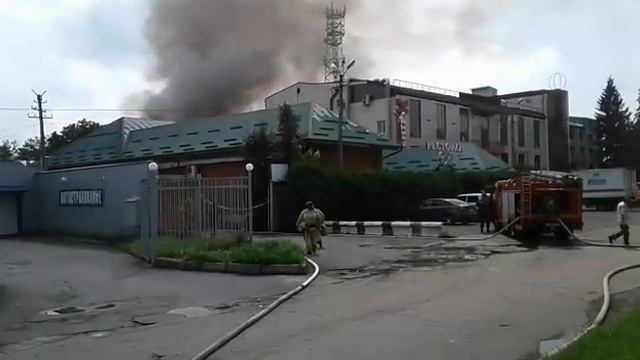 Пожар в цехе на Доватора смотреть онлайн
