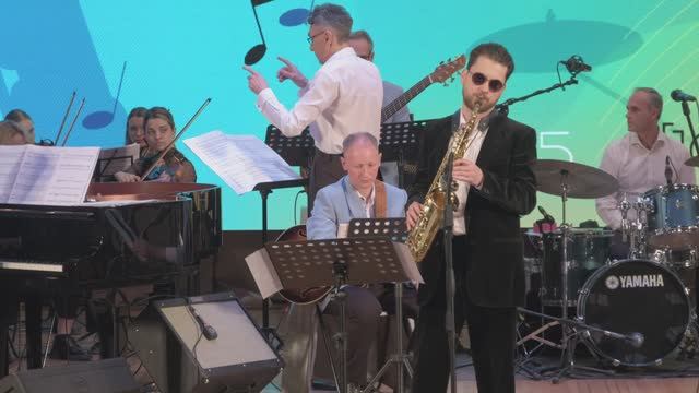 Alex Nekrasov - Dissolving / Resurgence [Live with String Orchestra] смотреть онлайн