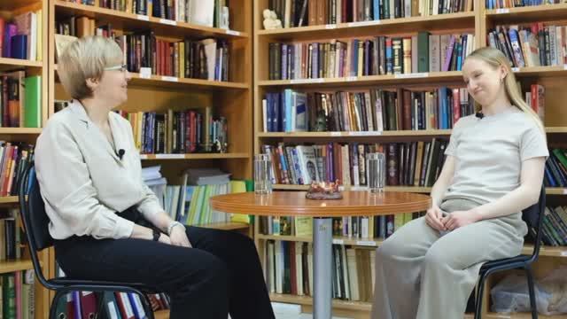 Нужна ли философия сегодня и может ли она быть практичной? Беседа с Юлией Люц смотреть онлайн