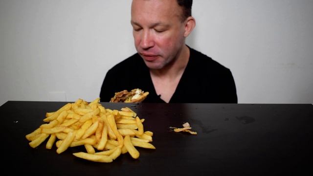 ASMR GREEK STREET FOOD CHICKEN GYRO PITTA MUSTARD KETCHUP HALAL COCA LIGHT MUKBANG YANNISASMR.COM смотреть онлайн
