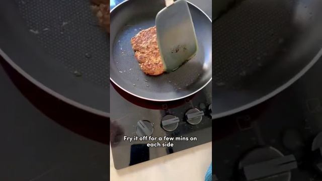 РЕЦЕПТ ОЧЕНЬ ВКУСНОГО БУРГЕРА ЗА 10 МИНУТ!🍔 смотреть онлайн