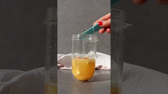 Make your own Ginger Turmeric Immunity Shots 💫 смотреть онлайн