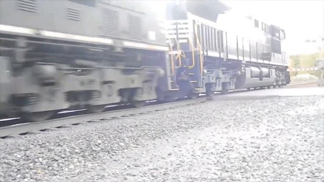 Busy Evening on the NS Chicago Line смотреть онлайн