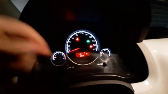 Vídeo de um Volkswagen Cross Up! 1.0 I-Motion 2015 смотреть онлайн