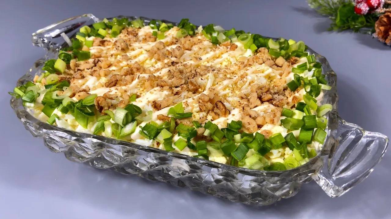 Этот салат ПРИДУМАЛА сама, его еще никто НЕ ДЕЛАЛ! Очень необычно и ВКУСНО невероятно! смотреть онлайн