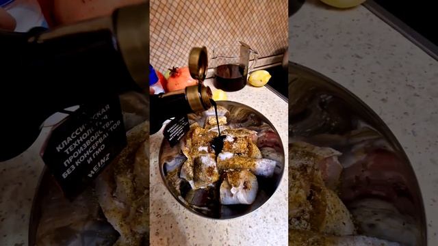 жарим судака с секретом #судак #рецепт #повар #рыба #вкусно #веселое #рецептрыбы  #бородинский #соус