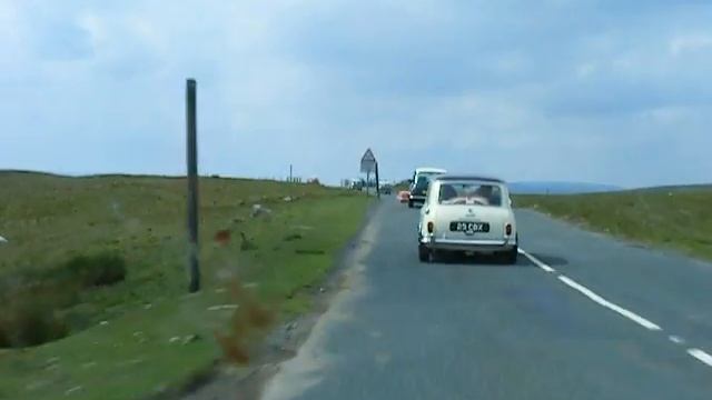 Mini Cooper on the Buttertubs Pass смотреть онлайн