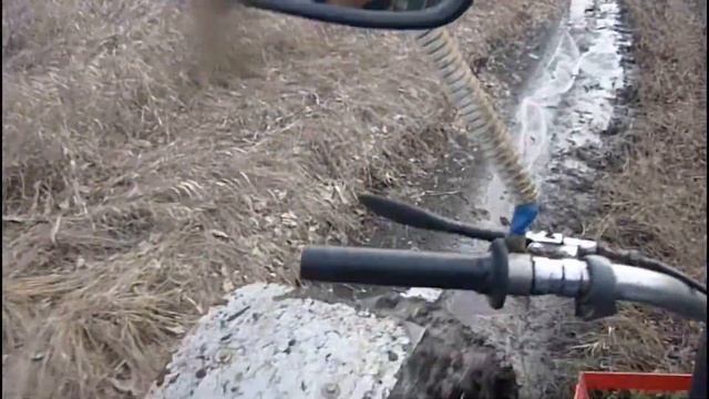 Самодельный вездеход, намотало на колеса, непролазная грязь. смотреть онлайн