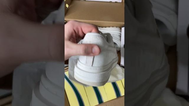 Кроссовки Nike Air Force 1 Luxe | ссылка на магазин в комментариях смотреть онлайн