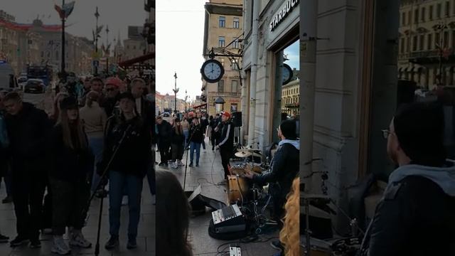 Питерские музыканты жгут на Невском смотреть онлайн