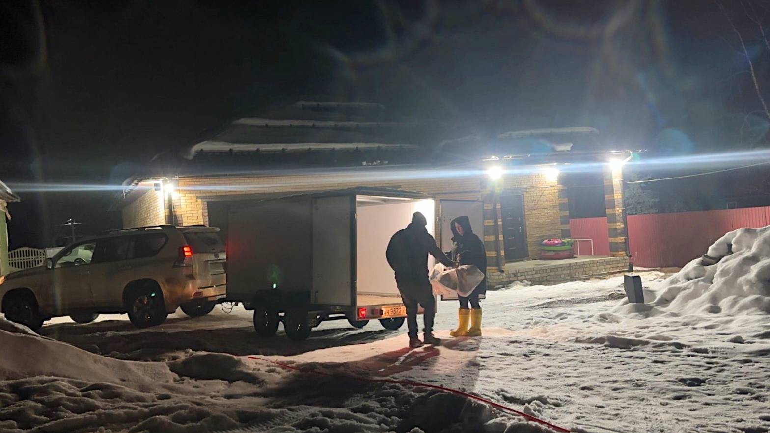 Вывозим мусор с участка. Успели в последний момент. Нужно освободить место. Жизнь простых людей. смотреть онлайн