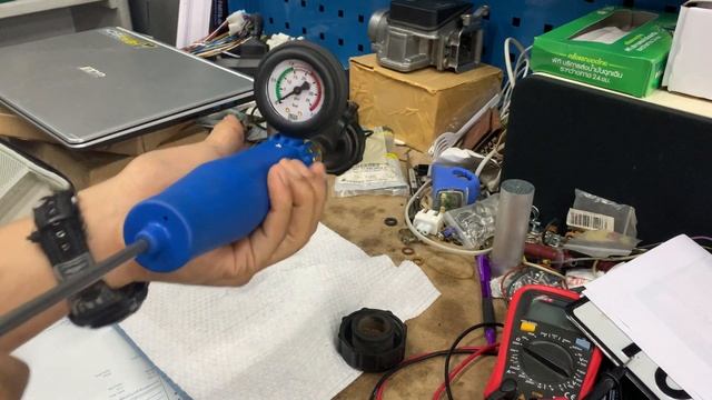 BMW K Bike radiator cap test смотреть онлайн