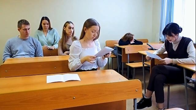 Елизавета и Татьяна читают "Неточку Незванову" смотреть онлайн