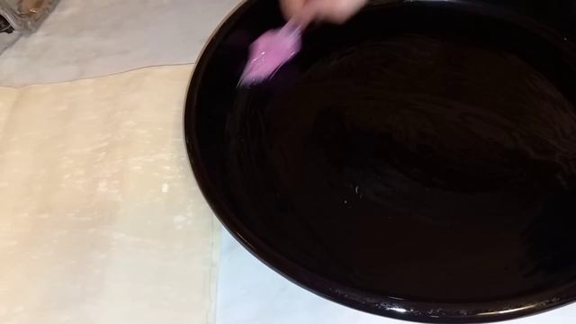 Gibanica sa gotovim korama .. Bez puno sastojaka смотреть онлайн