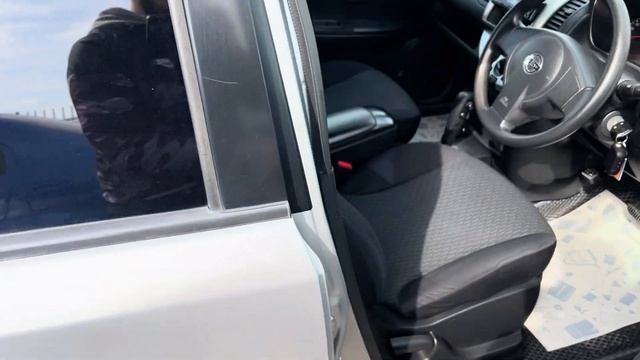 Nissan Note, 2008 год смотреть онлайн