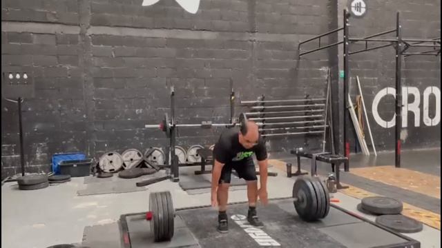 Mario Hernández 264.56 Lbs - 120 kg Snatch Grip Deadlift 4 x 7 repeticiones смотреть онлайн