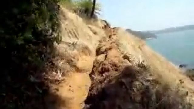 Hiking at Om Beach, Gokarna, India смотреть онлайн