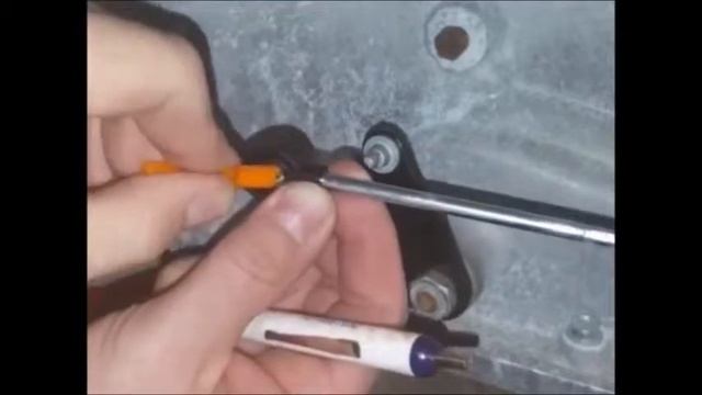 The easiest way to fix or repair your Mercury Mariner shift lever! Kit includes replacement bushing смотреть онлайн