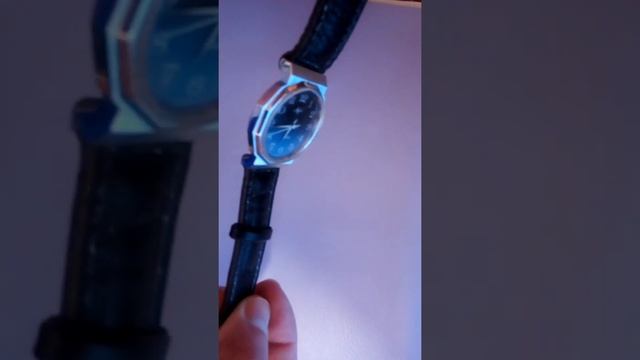 Часы кварцевые Луч, СССР На оригинальном ремешке. Quartz watch Luch, USSR On the original strap. смотреть онлайн