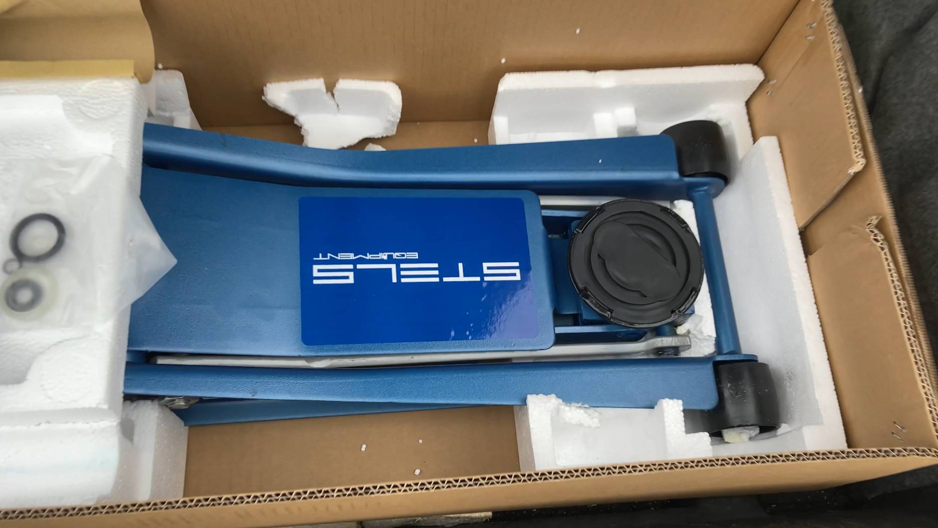 Подкатной домкрат STELS. НольВторая. Часть 17 смотреть онлайн